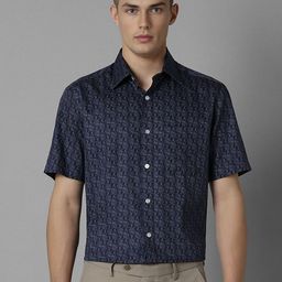 Louis Philippe Men Spread Collar Abstract Printed Cotton Formal Shirt-image-31