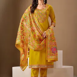 MOJILAA Women Printed Regular Mirror Work Kurta with Trousers & With Dupatta-picture-3