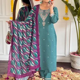 Growdamy Ethnic Motifs Embroidered Thread Work Chanderi Silk Kurta with Trousers & Dupatta-14