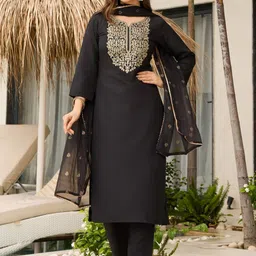 URMIR FASHION Women Ethnic Motifs Embroidered Regular Thread Work Kurta with Trousers & With Dupatta-picture-40