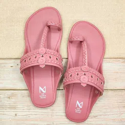 THE MADRAS TRUNK Women Kolhapuri One Toe Flats-image-17