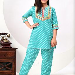 Flyfinns Girls Green Pure Cotton Clothing Set-image-29