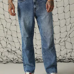 Hubberholme Men Relaxed Fit Mildly Distressed Heavy Fade Jeans-image-88
