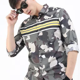 HIGHLANDER Men Cutaway Collar Camouflage Printed Cotton Slim Fit Casual Shirt-image-8