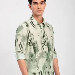Beyoung Men Spread Collar Abstract Printed Cotton Slim Fit Casual Shirt-image-84