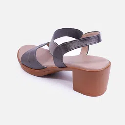 DressBerry Block Sandals image 5