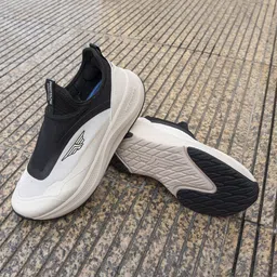Red Tape Men Mesh Walking Shoes-image-95