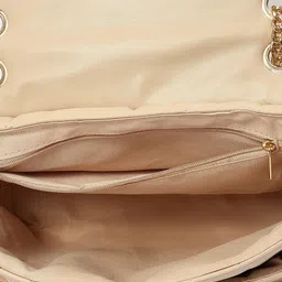 max PU Structured Shoulder Bag with Quilted image 4