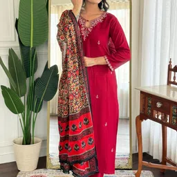 Navlik Women Floral Embroidered Thread Work Kurta with Trousers & With Dupatta-picture-9