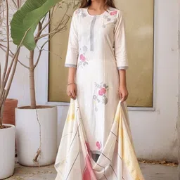 DIVASTRI Floral Printed Sequinned Straight Kurta With Trousers & Dupatta-picture-49