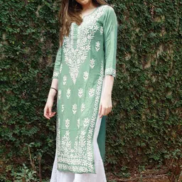 Aaghnya Women Green Viscose Rayon Straight Kurtas-picture-14