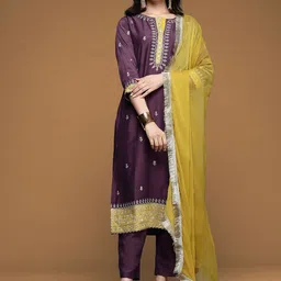 House of Pataudi Floral Embroidered Notch Neck Zari Straight Kurta With Trousers & Dupatta-picture-27