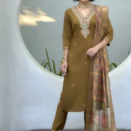 SHREE LAXMINARAYAN EXPORT Women Embroidered Kurti with Trousers & With Dupatta-picture-18