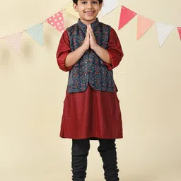 Fabindia Boys Checked Straight Kurta With Jacket-picture-32