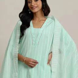 Libas Women Regular Thread Work Kurta with Trousers & With Dupatta image 3