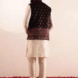 SOJANYA Men Regular Dupion Silk Kurta with Pyjamas image 3