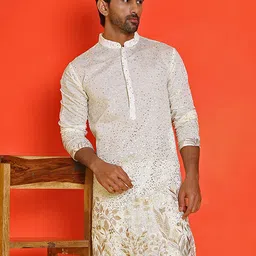 Jompers Men Floral Embroidered Sequinned Floral Kurta-image-62