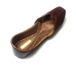 Ta Chic Women Textured Mojaris Flats With Laser Cuts-53