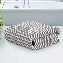 Kuber Industries Grey & White Printed Microfiber 280 GSM Bath Towel-26