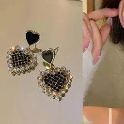 ONUYX Heart Shaped Ear Cuff Earrings-20