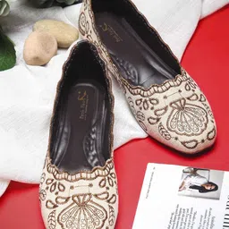Froh Feet Women Slip-On Embroidered Mojaris Flats-image-7
