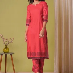 DIVASTRI Geometric Printed Notch Neck Straight Kurta With Palazzos-16
