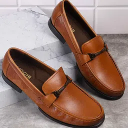 Mochi Men Leather Textured Loafers-image-81