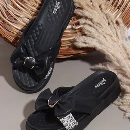 The Roadster Lifestyle Co Women Bow Detail Casual Comfortable Flatform Heel Sandals-47