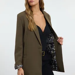 Trendyol Women Lapel Collar Solid Casual Tailored Jacket-picture-42