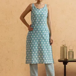 STYLEBAAZI Polka Dot Printed Sweetheart Neck Pure Cotton Straight Kurta With Trousers-11