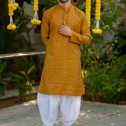 Shasak Geometric Embroidered Thread Work Mandarin Collar Sequinned Straight Kurta-image-55
