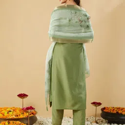 MOKOSH Floral Embroidered Sequinned Straight Kurta with Trouser & Dupatta image 2