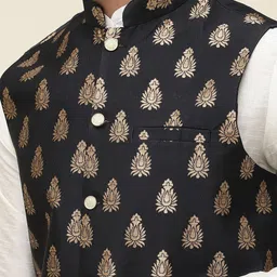SOJANYA Men Regular Kurta with Churidar image 2
