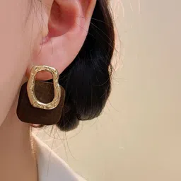 VAGHBHATT Gold-Plated Square Shaped Studs image 3