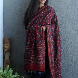 Weaves of Tradition Ethnic Motifs Printed Block Print Dupatta image 4