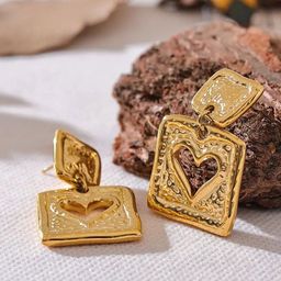 DressBerry Heart Shaped Drop Earrings-8