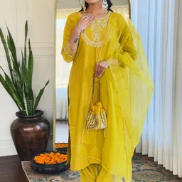 Moda Rapido Women Printed Kurta with Trousers & Dupatta-picture-29