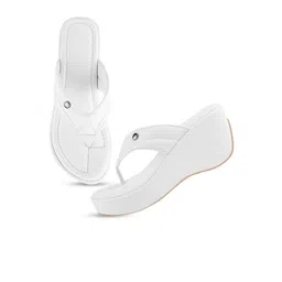Shoetopia Girls Textured Party Kitten Sandals-99