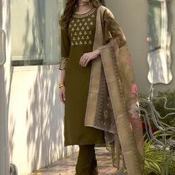 PEENGAX Floral Embroidered Sequinned Round Neck Kurta With Trousers & Dupatta-17