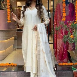 KOTRONS Floral Embroidered Notch Neck Chanderi Silk Straight Kurta With Trousers & Dupatta-image-24