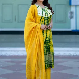 ASPORA Abstract Printed V-Neck Pure Silk Kurta With Trousers & Dupatta image 4