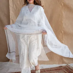 THE INDIAN ETHNIC CO Grey Dots Dabu Kota Doriya Border Cotton Dupatta-37