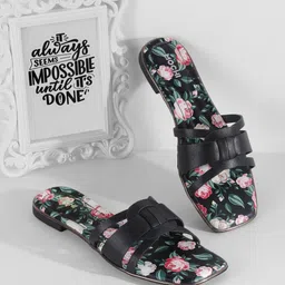 Mochi Printed Block Heel Sandals-30