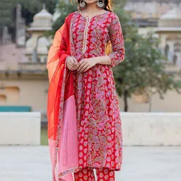 MissKurti Women Floral Printed Regular Thread Work Pure Cotton Kurta with Trousers & With Dupatta-33