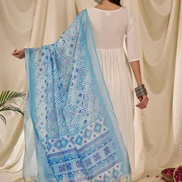 InWeave Women Regular Kurta with Trousers & With Dupatta image 2