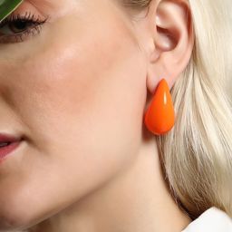 SOHI The Medium Teardrop Shaped Studs Earrings-32