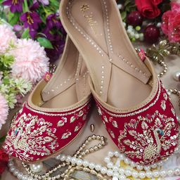 Fulkari Women Embellished Ethnic Mojaris Flats-image-29