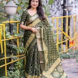 DIVASTRI Floral Zari Saree-picture-13