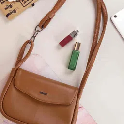 Mochi Bucket Sling Bag-19