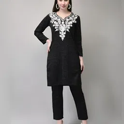FNOCKS Ethnic Motifs Yoke Design V-Neck Thread Work Straight Kurta With Trousers-picture-40